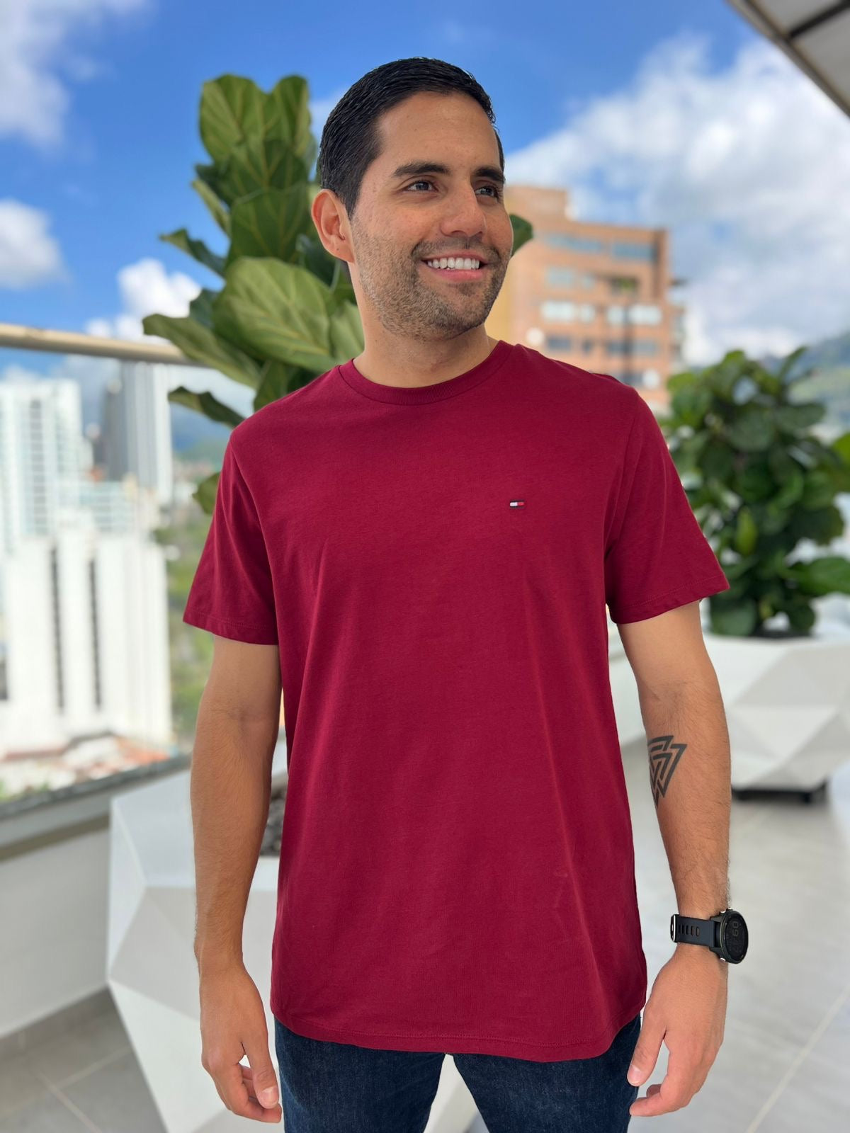 Camiseta Tommy Hilfiger Vinotinto hombre