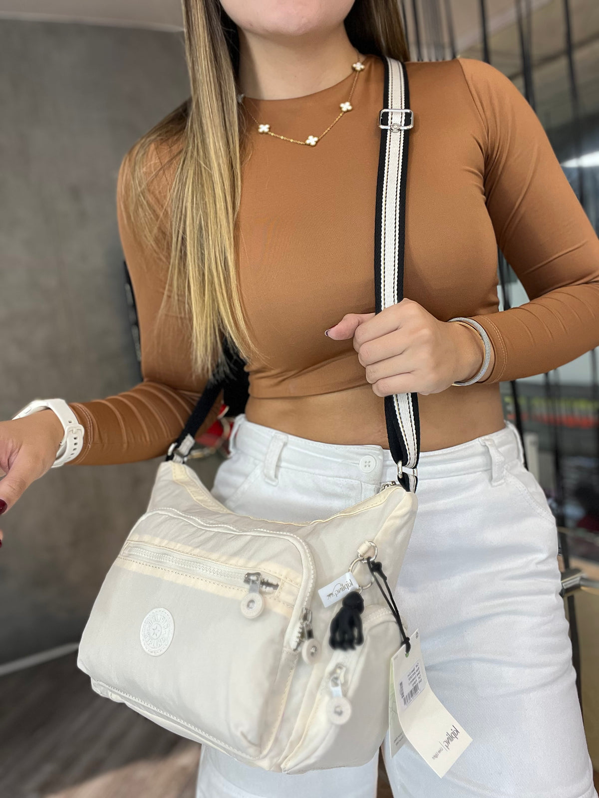 Bolso Manos Libres Crema