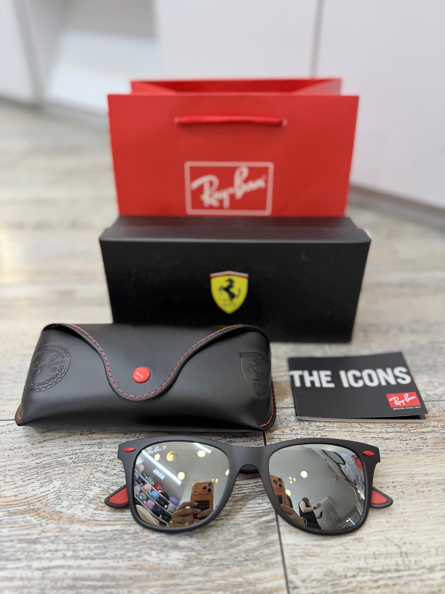 Gafas De Sol Ferrari Marco Negro Lente Espejo