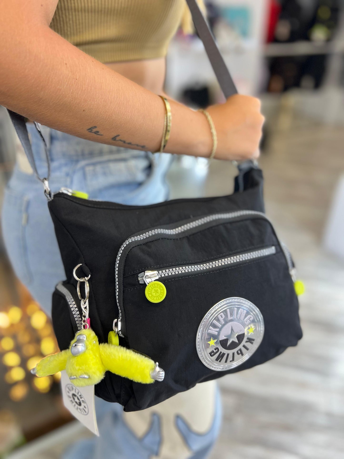 Bolso de Mano Negro - Neón
