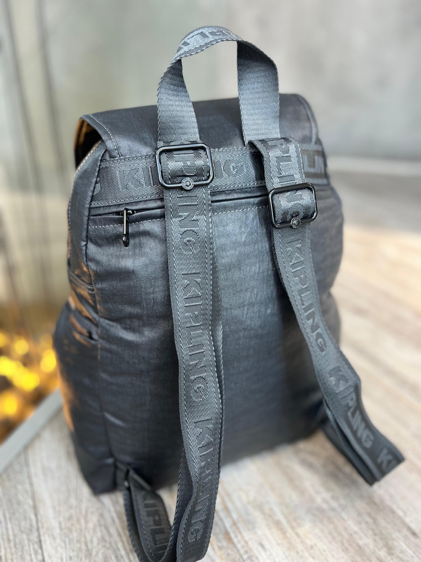 Morral City Pack Talla M Gris Metalizado