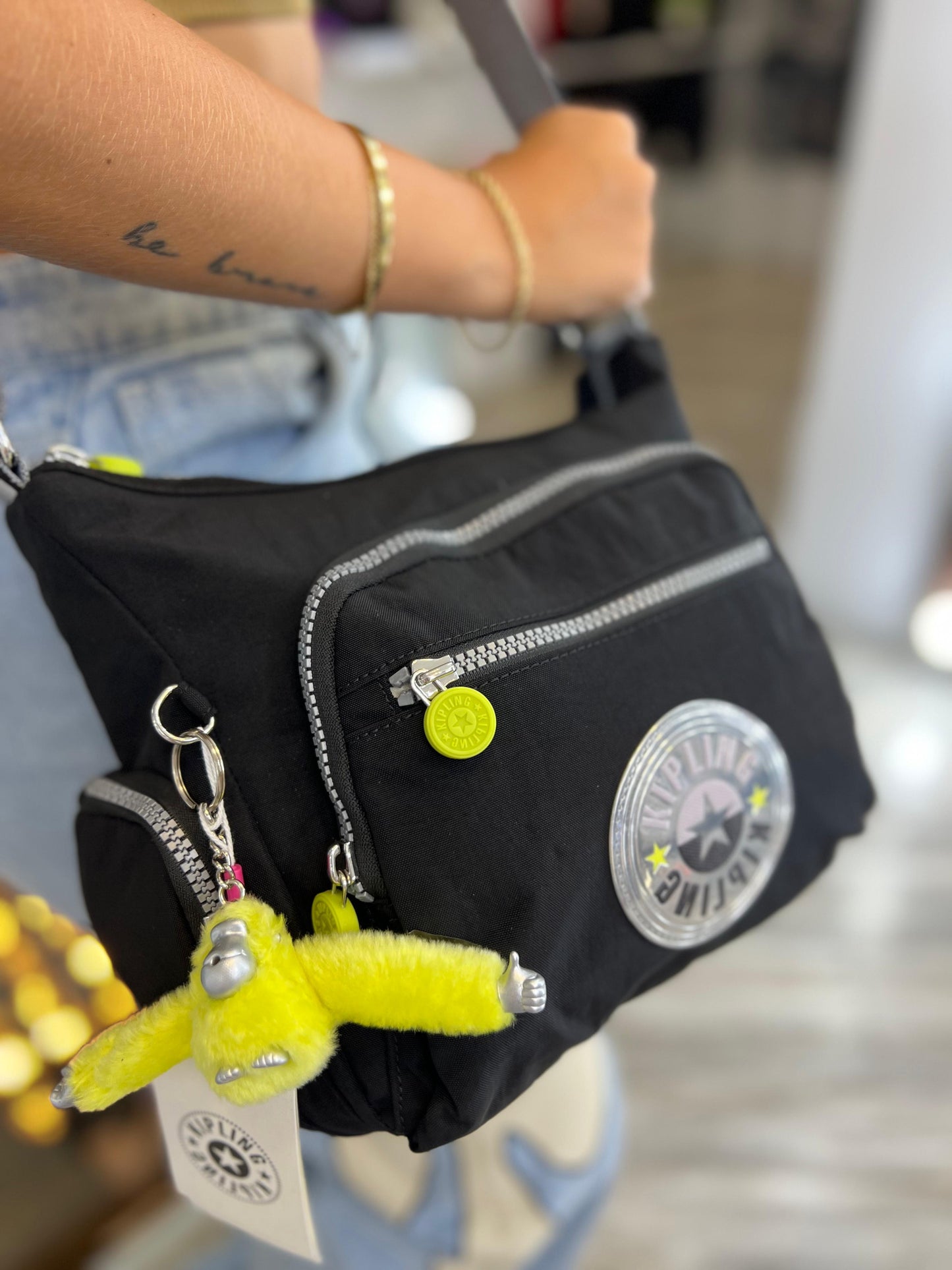 Bolso de Mano Negro - Neón