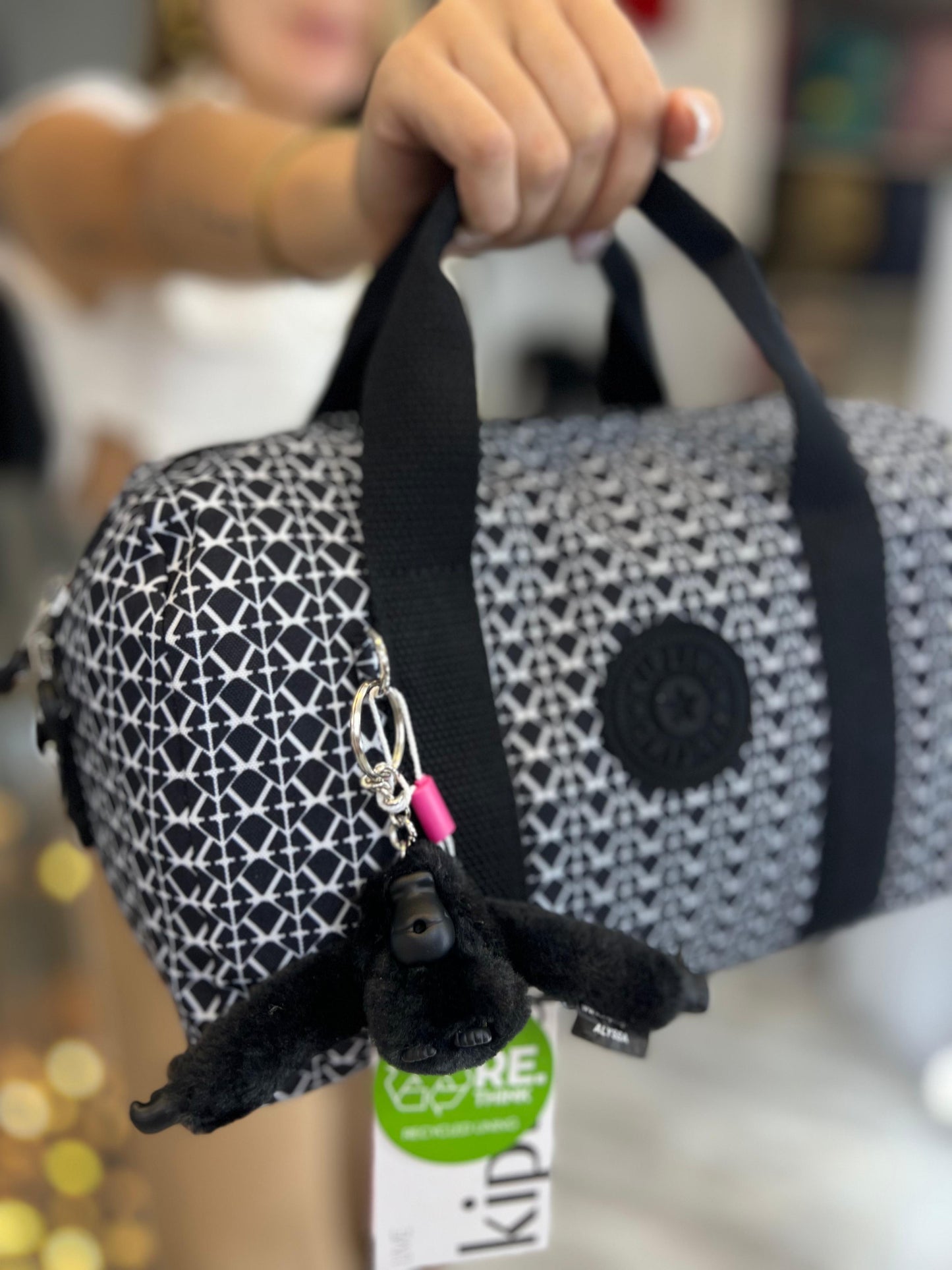 Bolso de Mano Negro Estampado