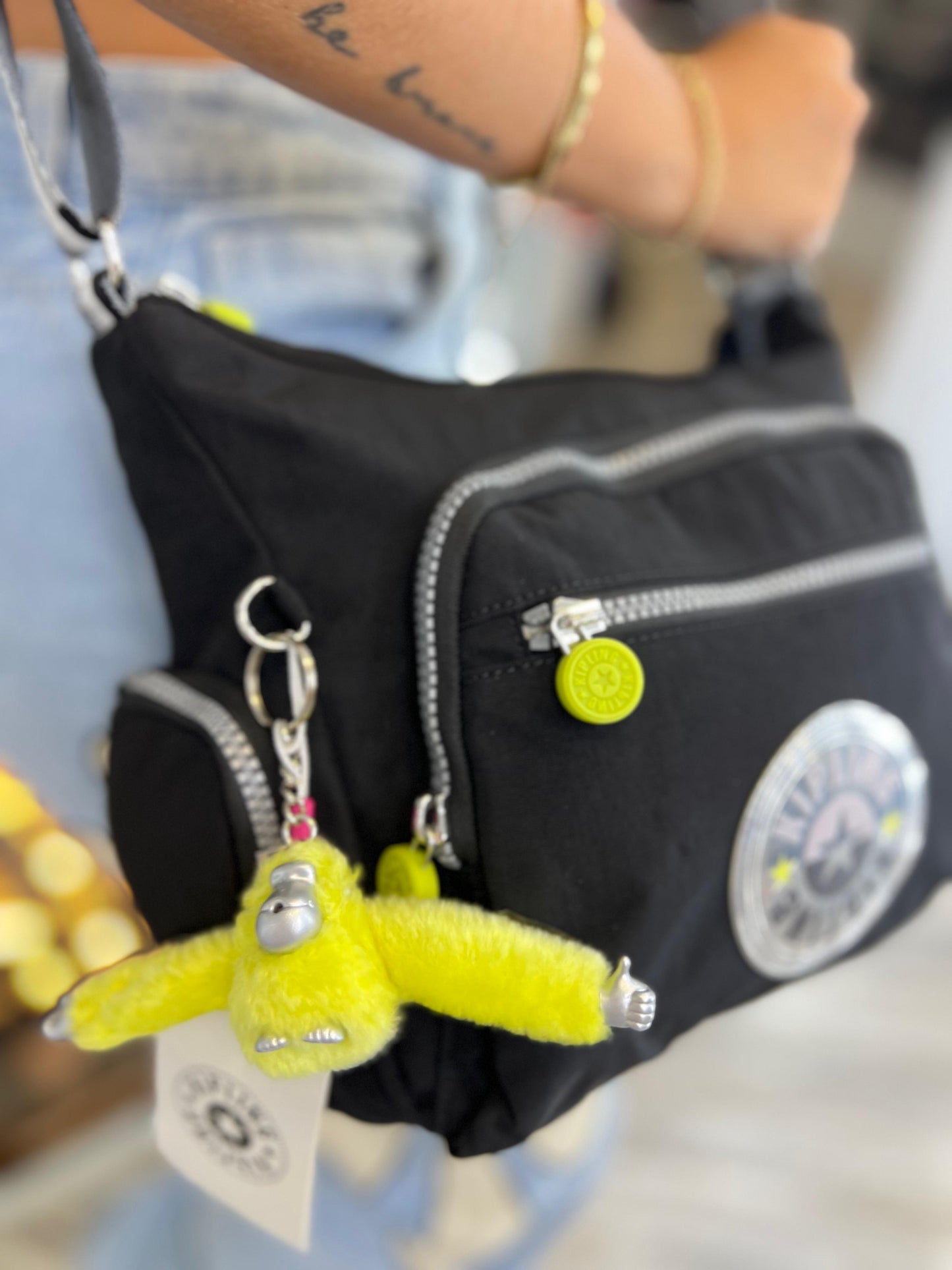 Bolso de Mano Negro - Neón