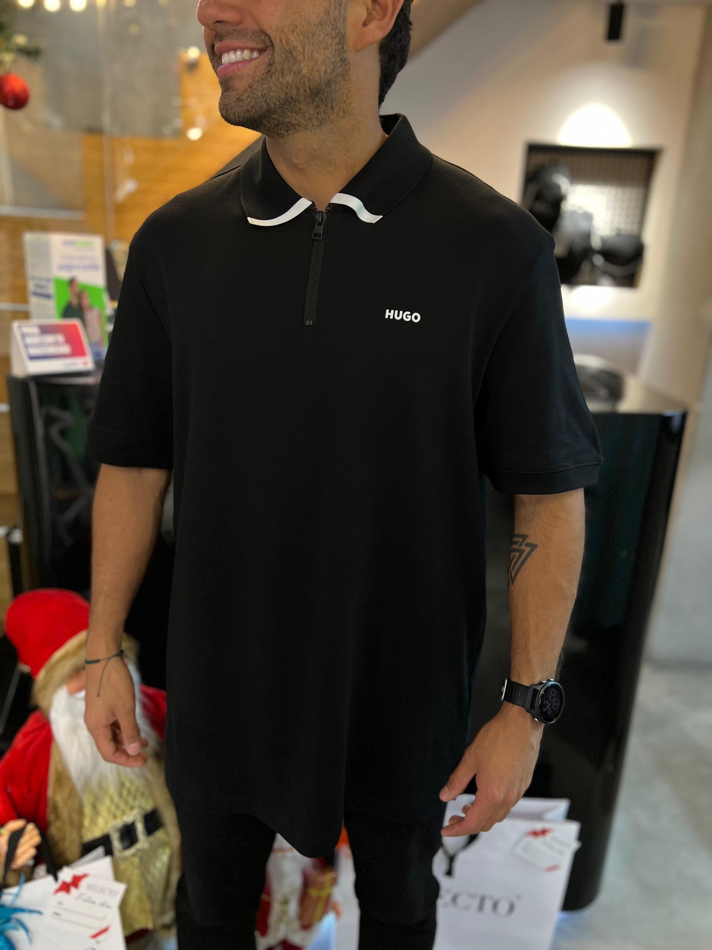 Polo Hugo Boss Negro con Cremallera(Oversize)