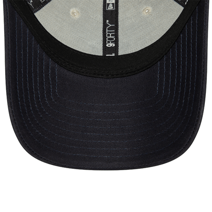 Gorra New Era NY 940 Ajustable Beige - Negro