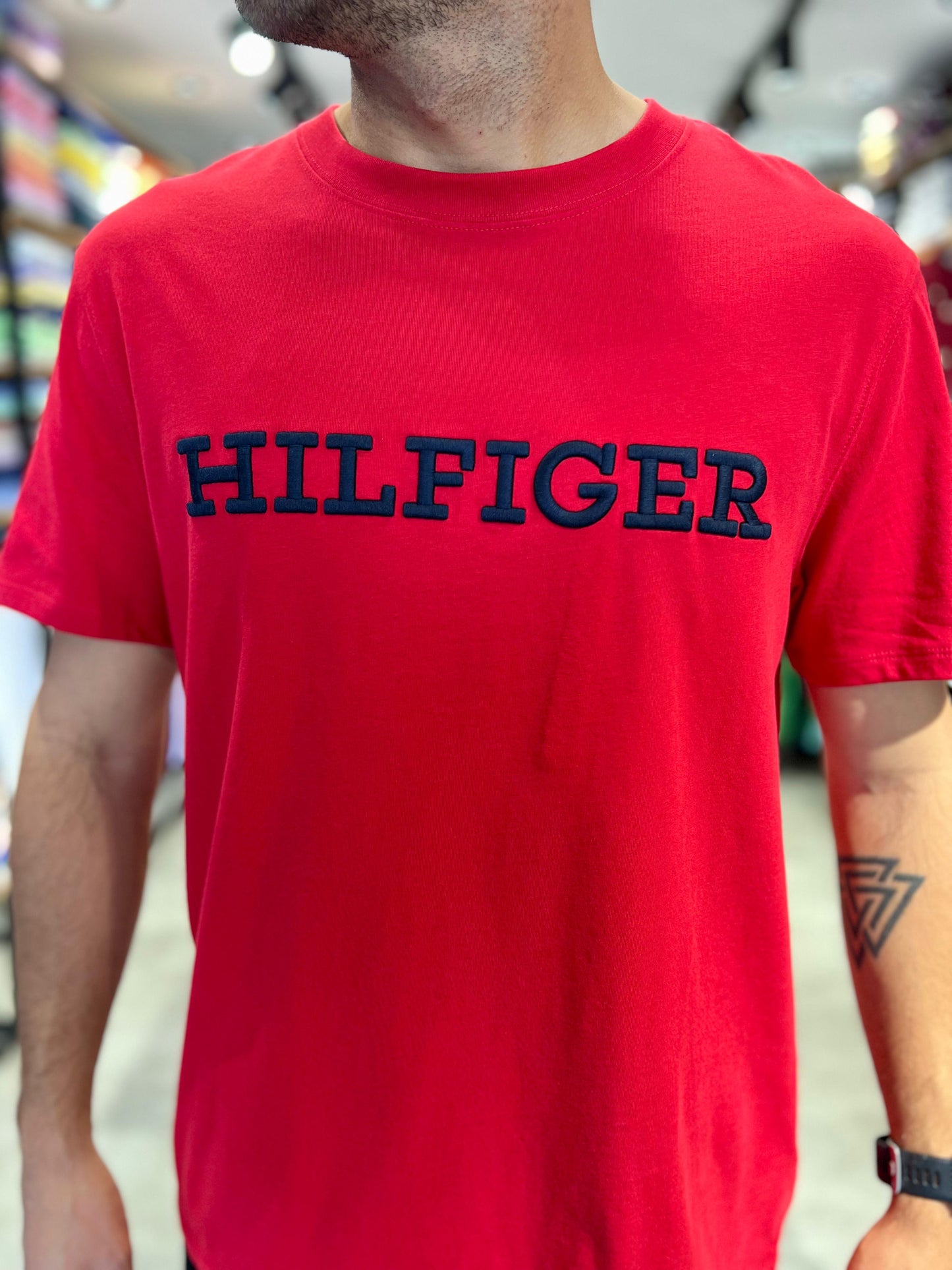 Camiseta Tommy Hilfiger hombre letrero