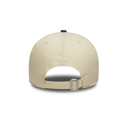 Gorra New Era Lakers 940 Ajustable Beige - Morada Edición especial