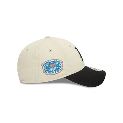 Gorra New Era LA 940 Ajustable Beige - Negro