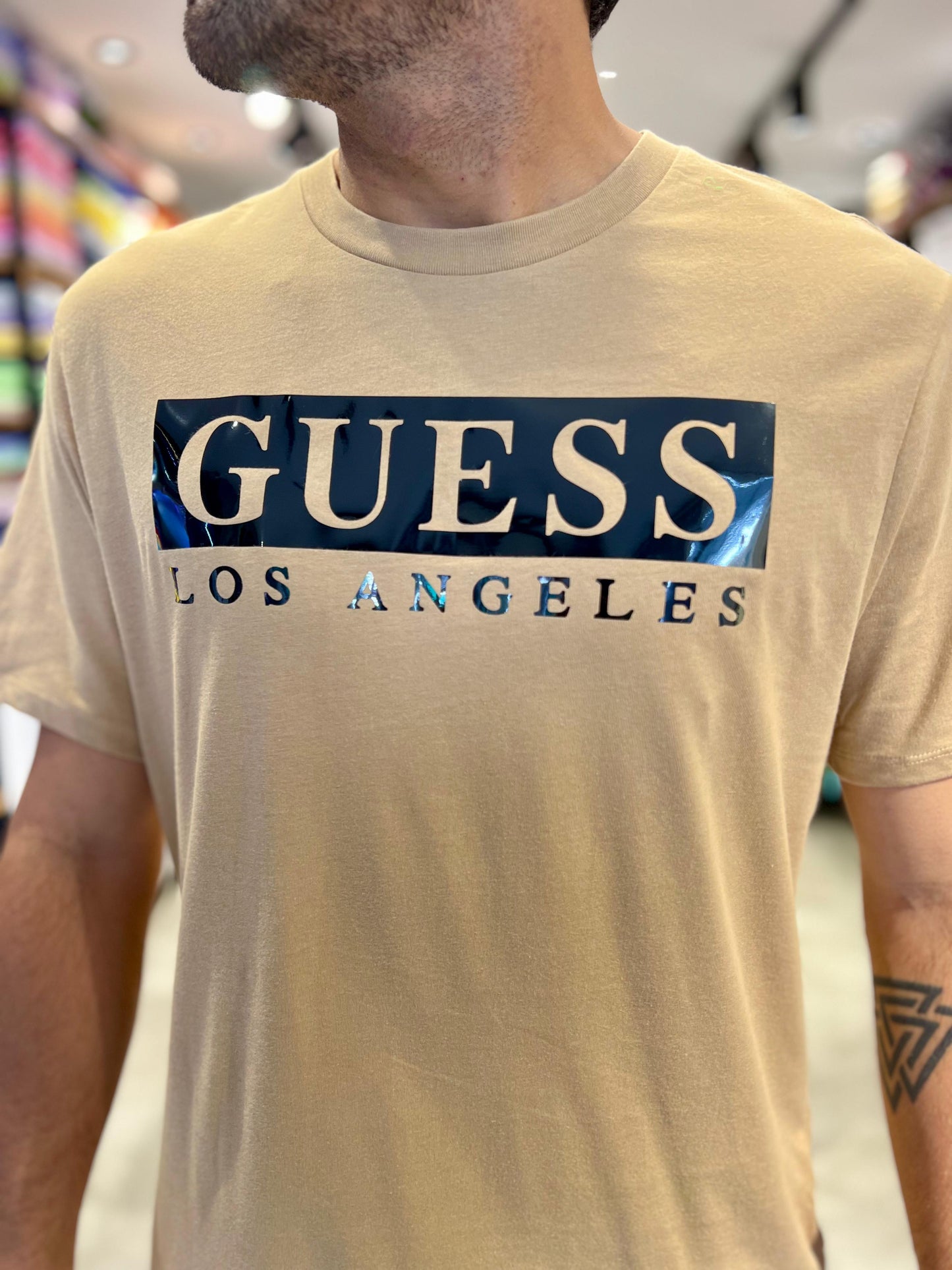 Camiseta Guess Hombre café