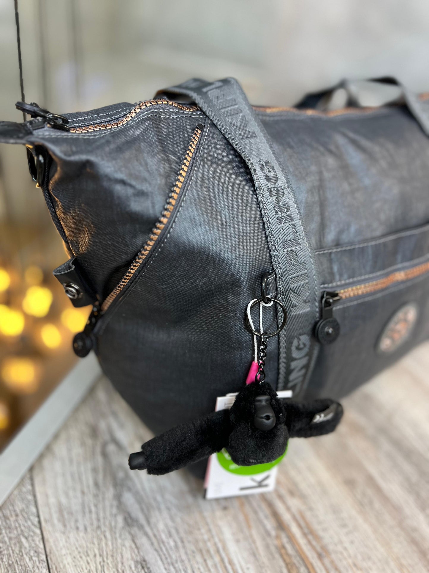 Bolso de Mano Gris Metalizado