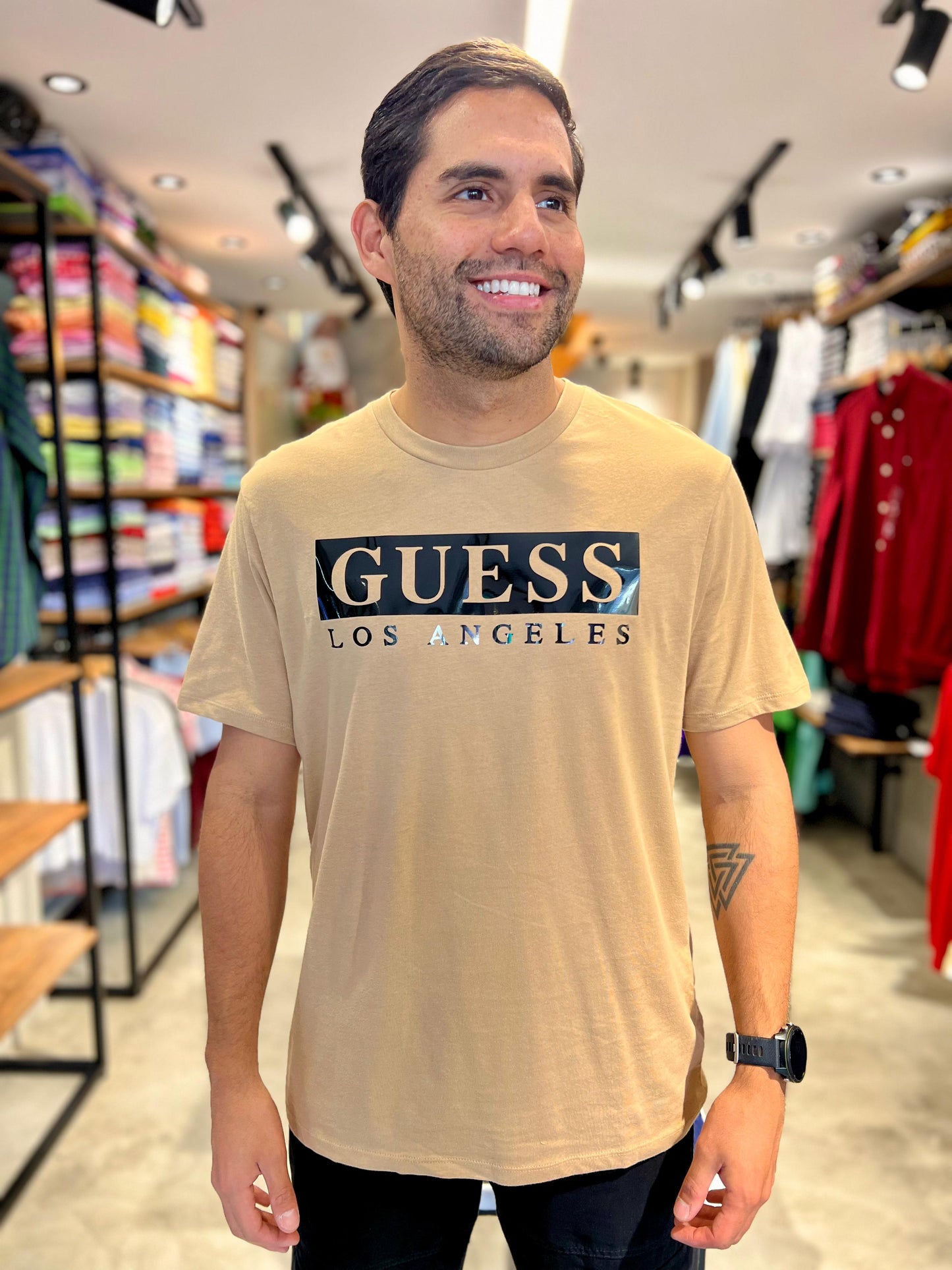 Camiseta Guess Hombre café