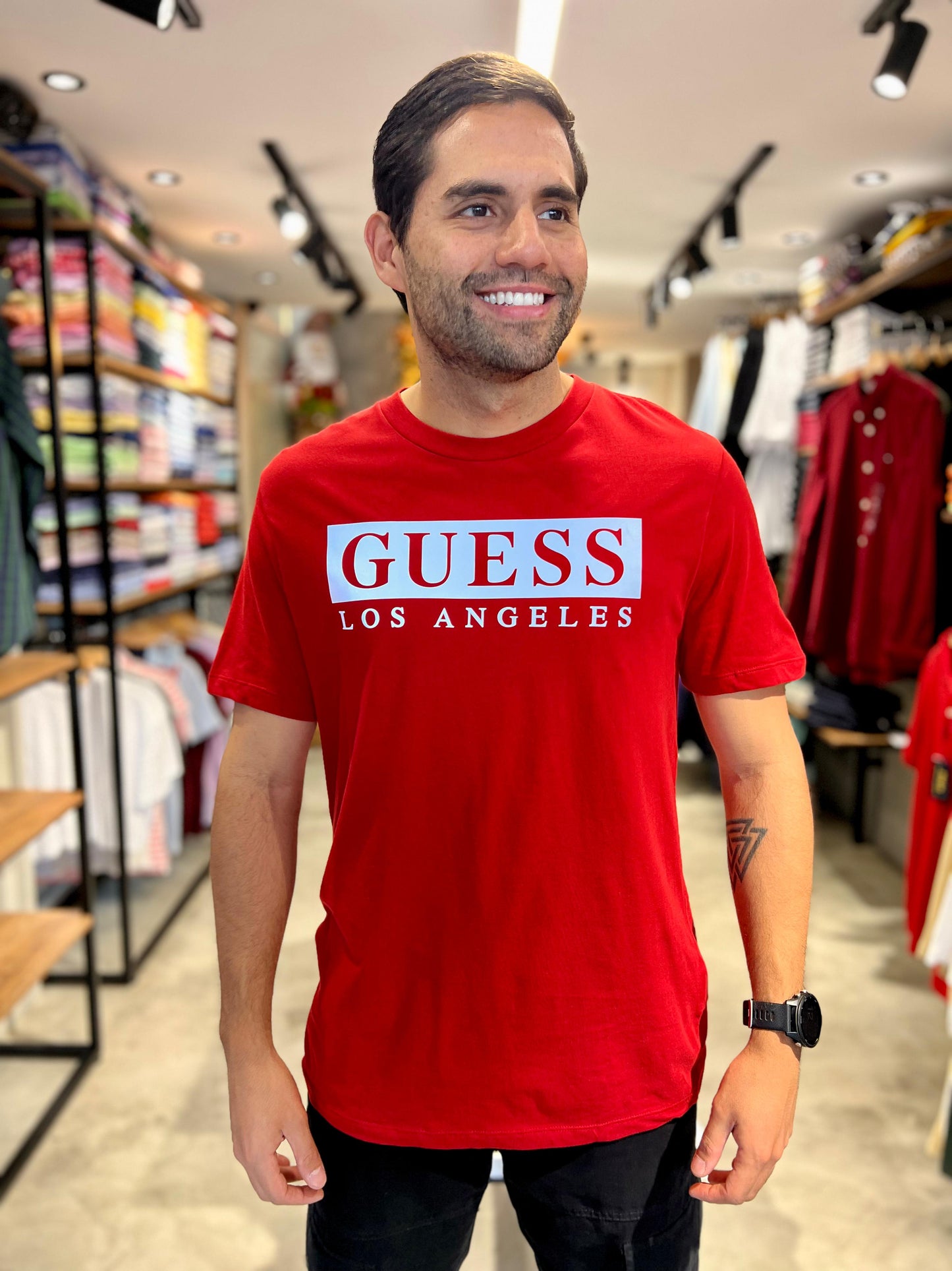 Camiseta Guess Hombre roja