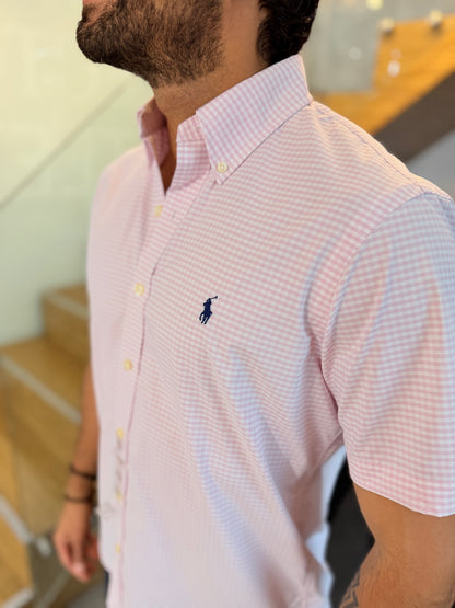 Camisa Polo R.L hombre Performance Manga Corta Cuadros Rosa Con Blanco Caballo Azul