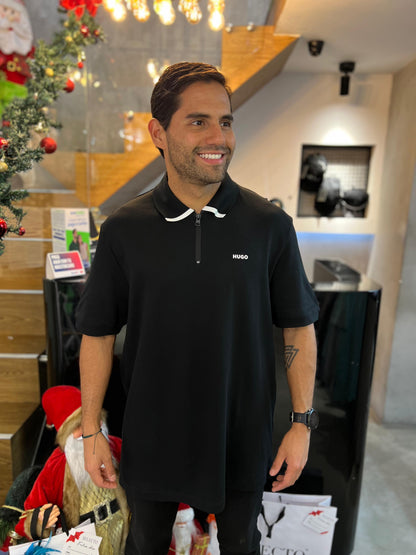 Polo Hugo Boss Negro con Cremallera(Oversize)